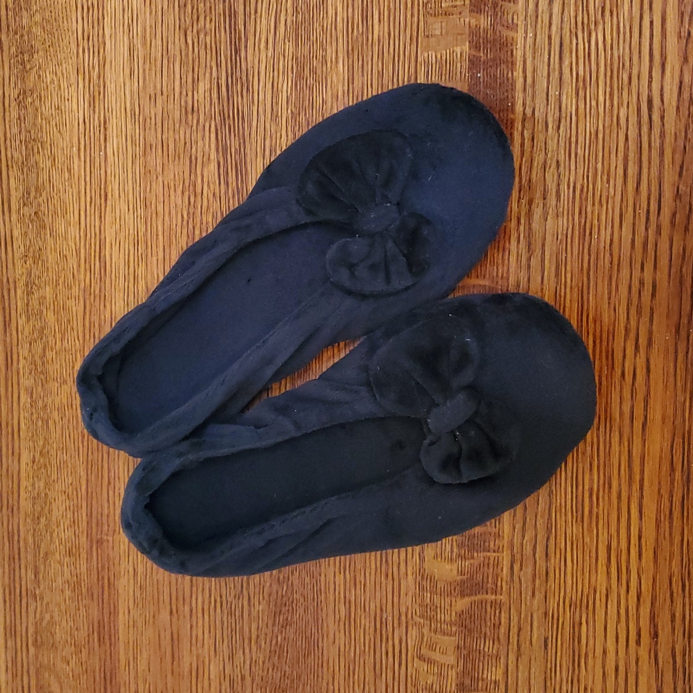 R.G. BARRY Plush Black Velour Bowed Slippers
